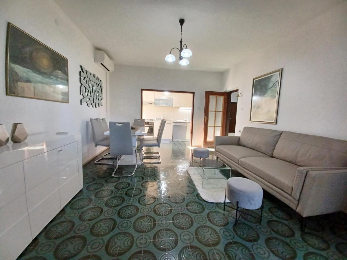 Apartment Lorenzo Trogir Exterior foto